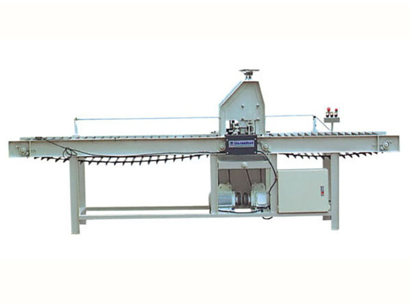 Chain type glue spreader